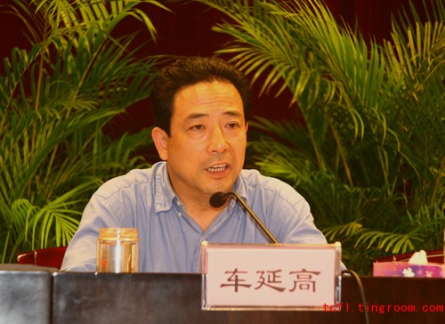 File photo: Che Yan'gao, 54, is the head of the Communist Party internal discipline department in Wuhan, as well as a member of the Chinese Writers Association.