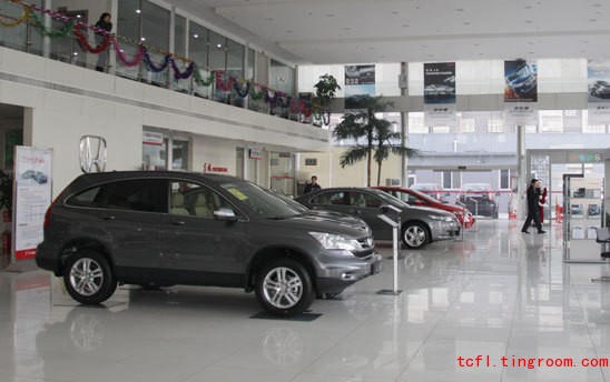 Car dealers in Beijing may lay off up to 70 percent of their sales staff in the wake of measures to limit new car sales and improve traffic.