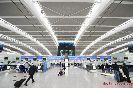 
Platz 10 unter den besten Airports weltweit belegt Lo<em></em>ndon Heathrow. Terminal 5 (hier im Bild) ist das beste Flughafen-Terminal rund um den Globus. Das Ranking basiert auf einer Umfrage unter zwölf Millio<em></em>nen Passagieren weltweit.
