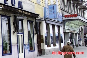 In unmittelbarer Nachbarschaft des Cafe Museums am Wiener Karlsplatz: das ehemalige Opernkino.&nbsp; Filmvorführungen bis Ende 2012 im Rahmen von WienXtra.